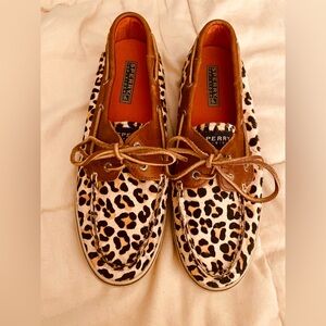 💖SPERRY ANIMAL PRINT BOAT SHOES!💖